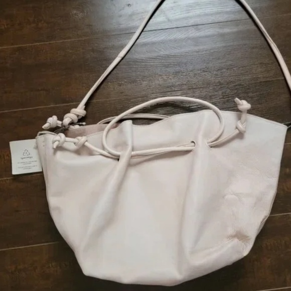 Free People Head Over Heels Leather Tote Bag in Abalone Shell NWT - Picture 6 of 11